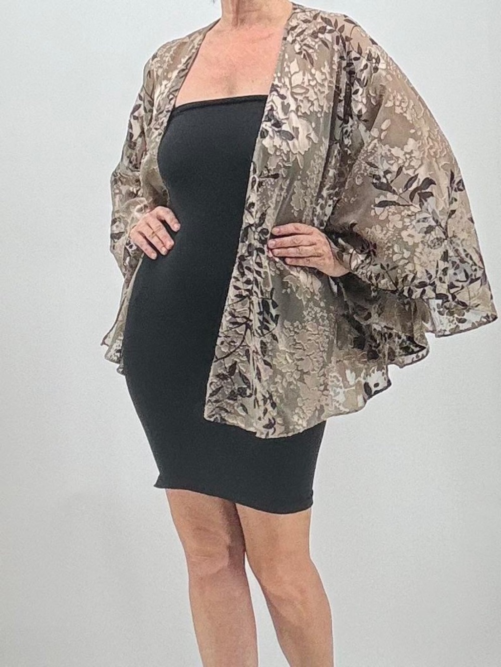 Alex Evenings Luxe Burnout Velvet Weeding Guest Mother of the Bride Kimono Shawl